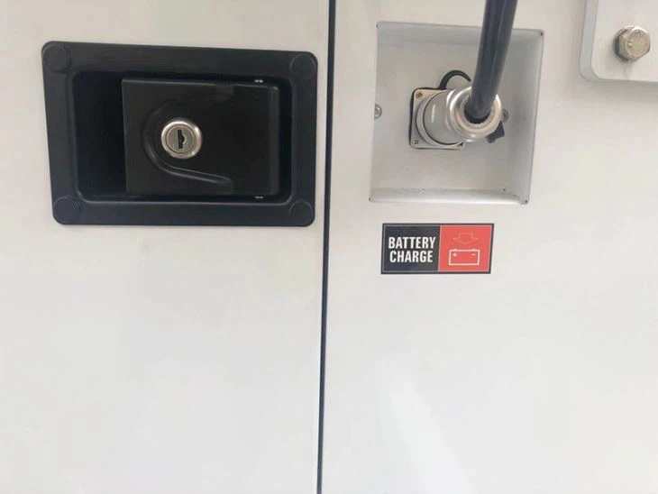 off grid mobile solar power station battery charge